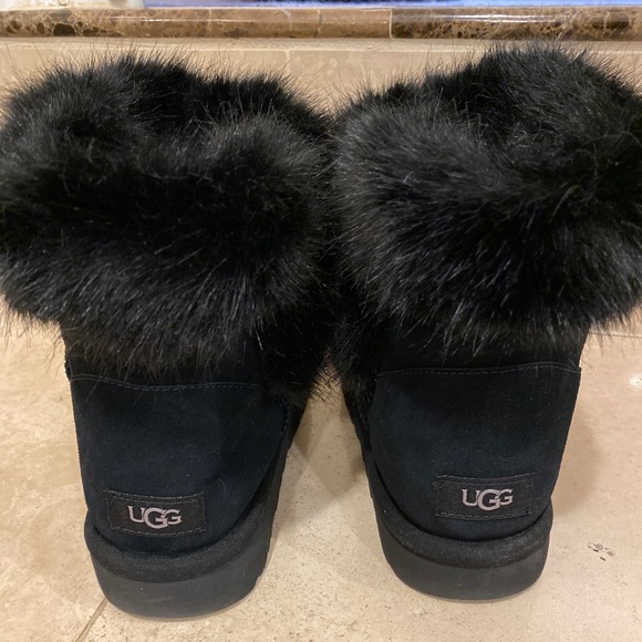 Ugg Milla Bootie - Picture 5 of 6